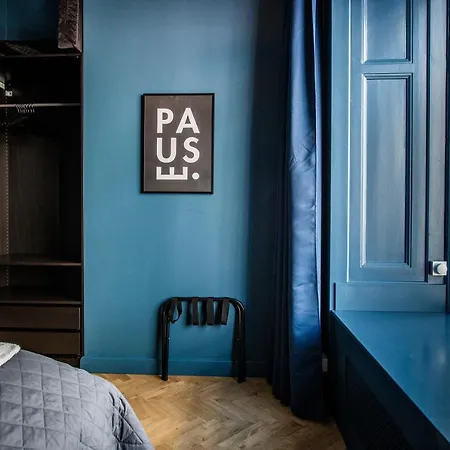 Huge Newly Redecorated Luxury Home Apartment *