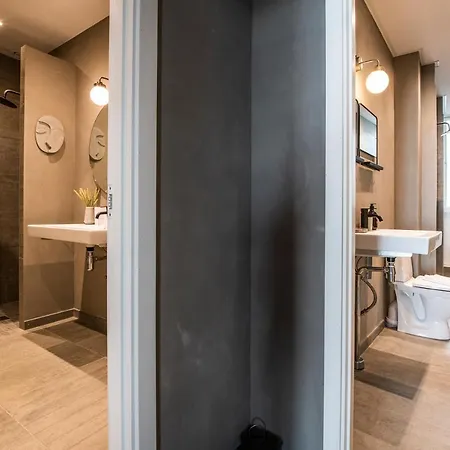 Huge Newly Redecorated Luxury Home Apartment