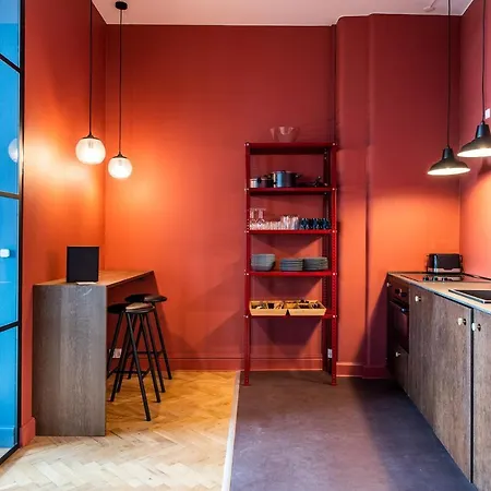 Huge Newly Redecorated Luxury Home Apartment *